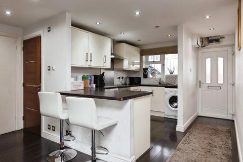 2 bedroom flat for sale, Lower Road, Loughton, IG10