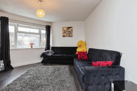 2 bedroom flat for sale, Lower Road, Loughton, IG10