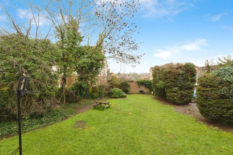 2 bedroom flat for sale, Lower Road, Loughton, IG10