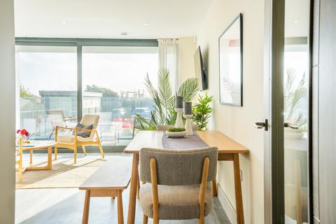 2 bedroom apartment for sale, Boscombe Overcliff Drive, Southbourne, Bournemouth, Dorset, BH5