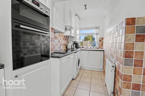 1 bedroom bungalow for sale, Court Avenue, Harold Wood