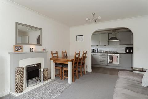 Kingsfield Way, Redhill