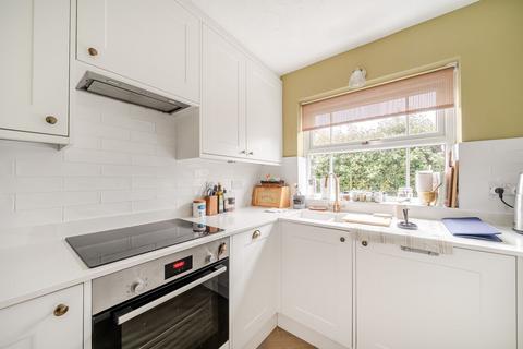 2 bedroom flat for sale, Wittering Close, Kingston Upon Thames, KT2