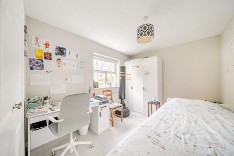 2 bedroom flat for sale, Wittering Close, Kingston Upon Thames, KT2
