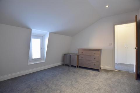 undefined, Holmesdale Road, Reigate