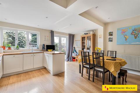 5 bedroom semi-detached house for sale, South Lodge Drive, London