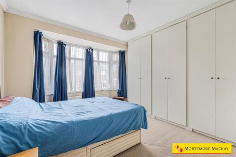 5 bedroom semi-detached house for sale, South Lodge Drive, London