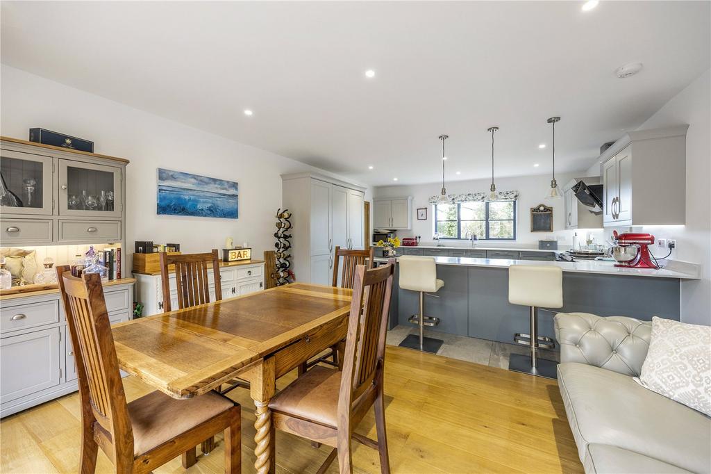 Kitchen/Dining