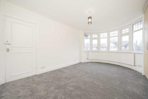 3 bedroom semi-detached house to rent, Westside, Hendon NW4