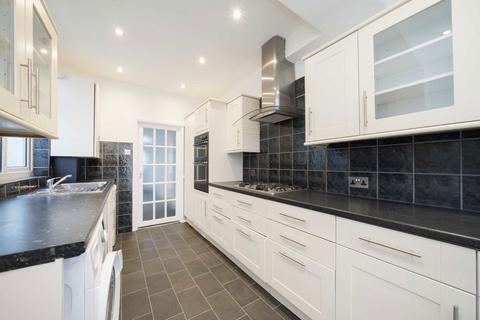 3 bedroom semi-detached house to rent, Westside, Hendon NW4