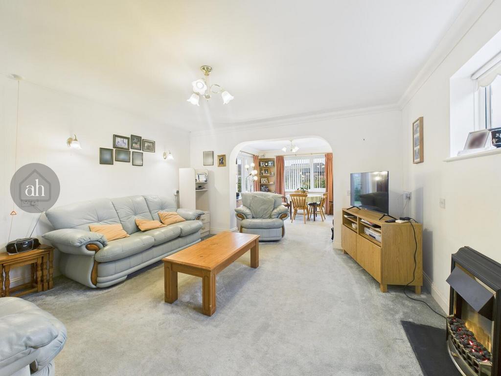Sitting/Dining Room