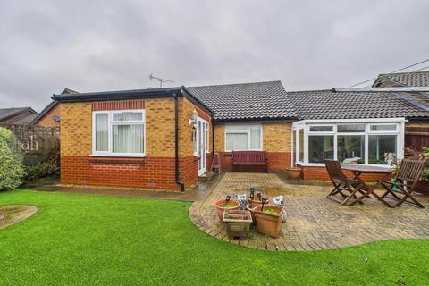 2 bedroom detached bungalow for sale, Field View, Thurston,