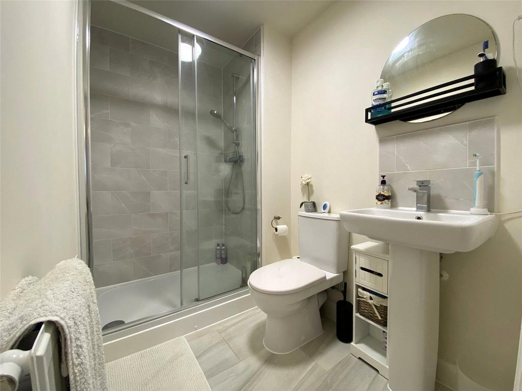 En-Suite Bathroom