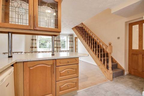4 bedroom semi-detached house to rent, Kingfisher Way, Alwoodley, Leeds
