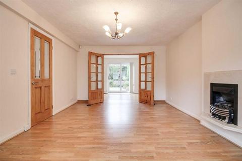 4 bedroom semi-detached house to rent, Kingfisher Way, Alwoodley, Leeds