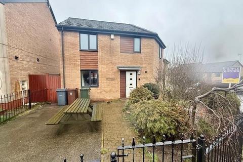 undefined, Roundwood Avenue, Ravenscliffe BD10