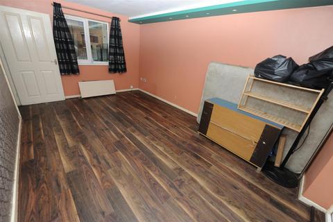 undefined, Roundwood Avenue, Ravenscliffe BD10