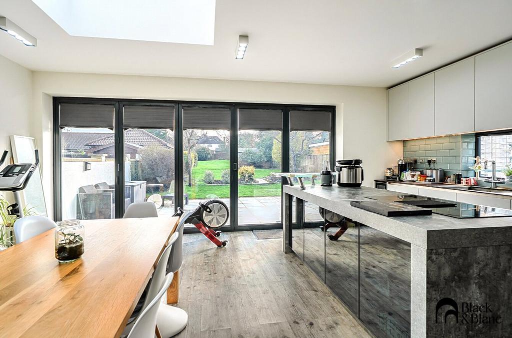 Dining/Kitchen