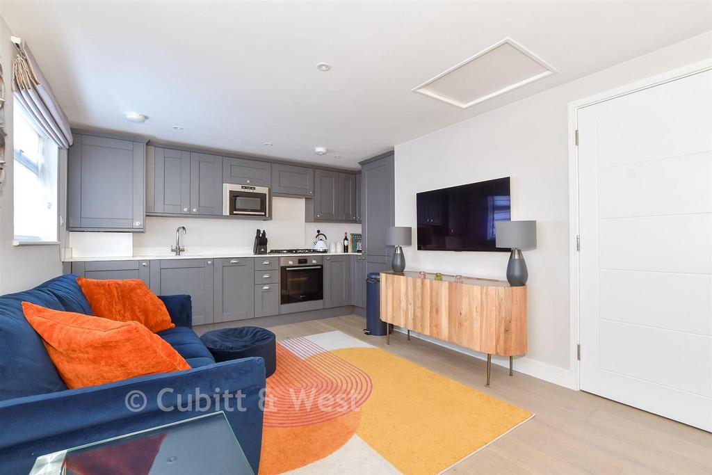 Lounge/Kitchen