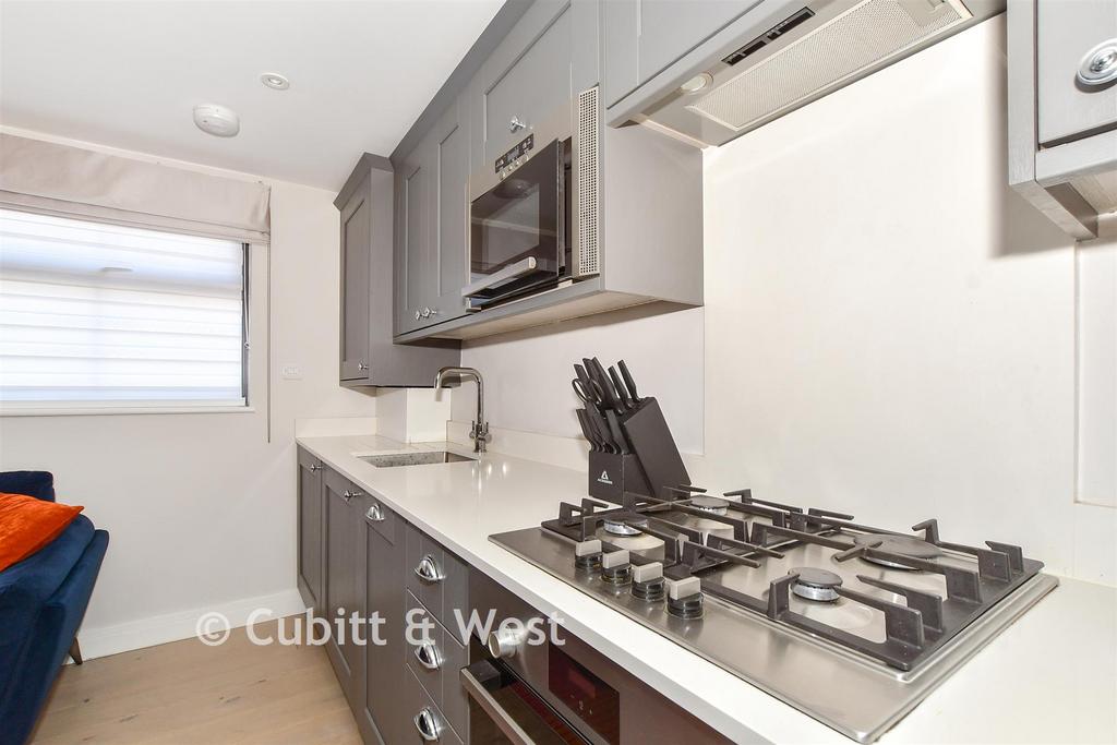 Lounge/Kitchen
