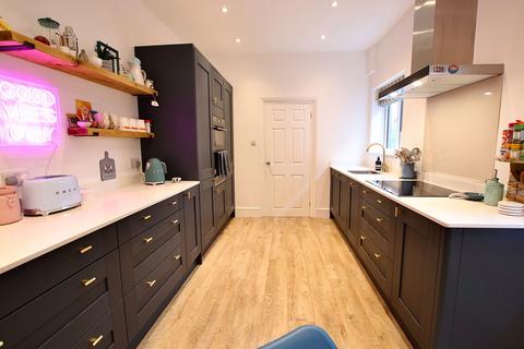 3 bedroom terraced house for sale, Cedar Road, Northampton NN1