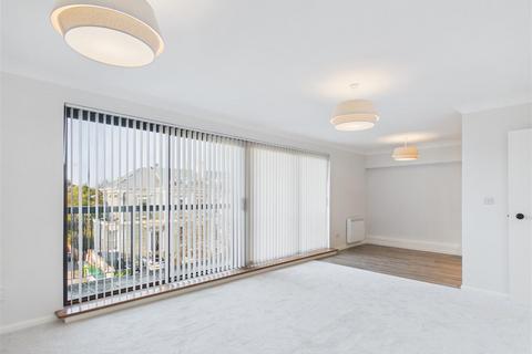 2 bedroom flat to rent, Western Road GL50 3RH