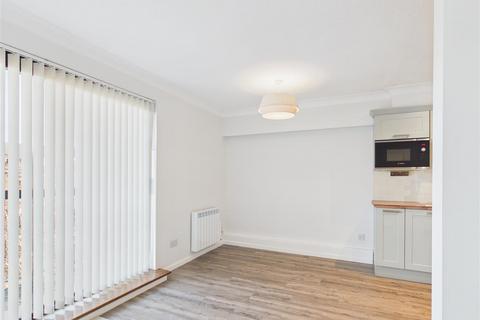 2 bedroom flat to rent, Western Road GL50 3RH