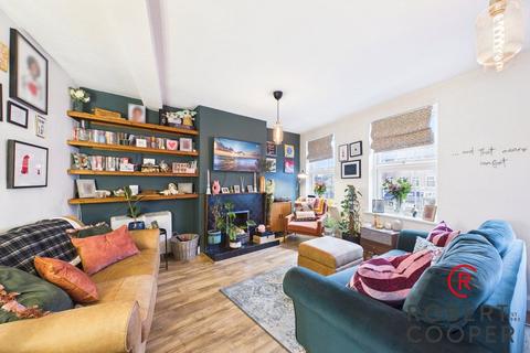 3 bedroom apartment for sale, Field End Road, Pinner, HA5