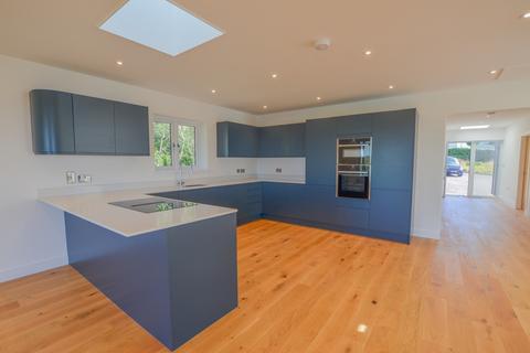 5 bedroom detached house for sale, 5 Kendall Park, Fowey PL23