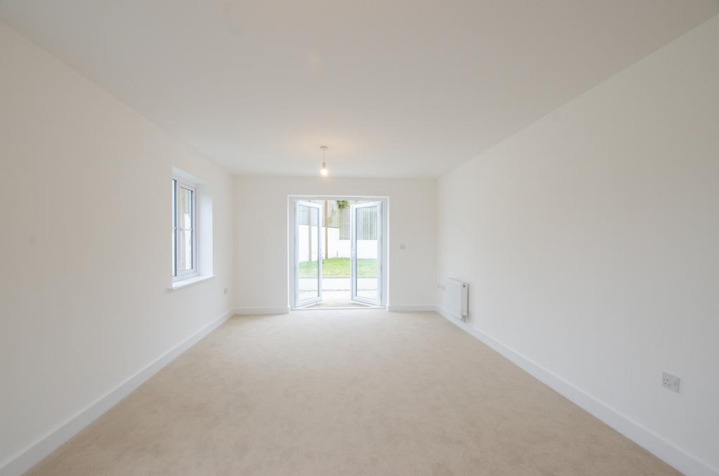 70 Du Maurier Drive TPS Bodmin 01208 74182-14