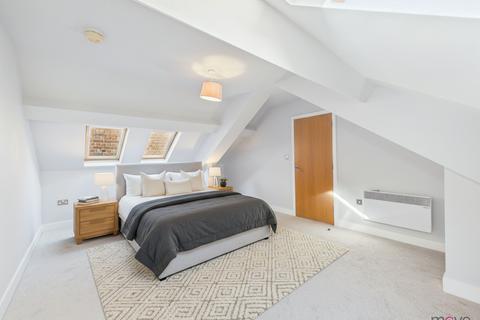 undefined, Commercial Road, Gloucester GL1