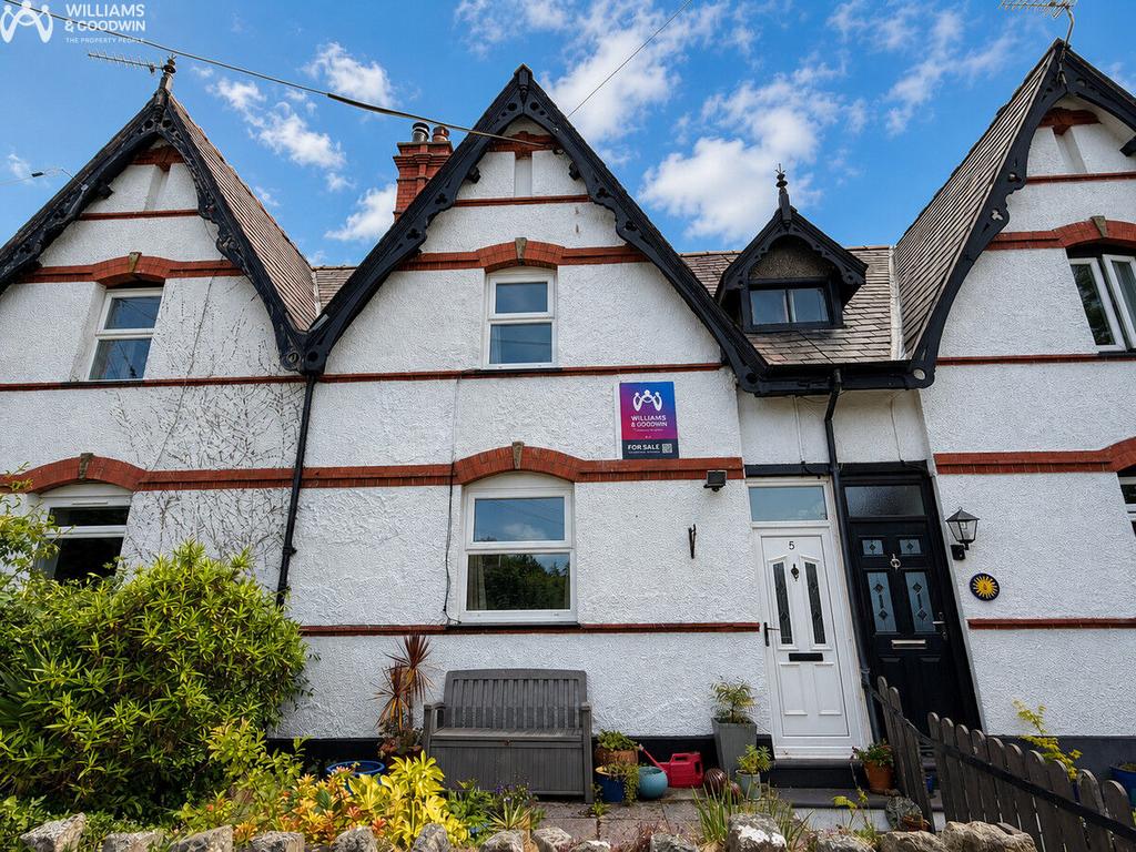 3 bedroom terraced house for sale