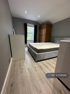 1 bedroom in a house share to rent, London, London, SE8