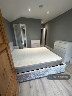 1 bedroom in a house share to rent, London, London, SE8