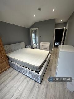 1 bedroom in a house share to rent, London, London, SE8