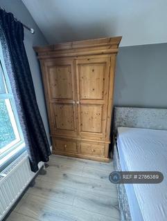 1 bedroom in a house share to rent, London, London, SE8