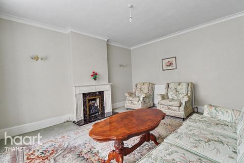 4 bedroom detached bungalow for sale, Foreland Avenue, Margate