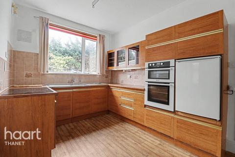 4 bedroom detached bungalow for sale, Foreland Avenue, Margate