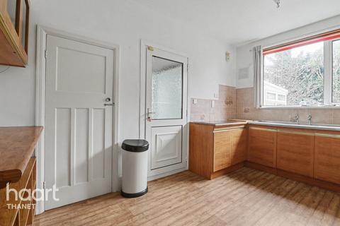 4 bedroom detached bungalow for sale, Foreland Avenue, Margate