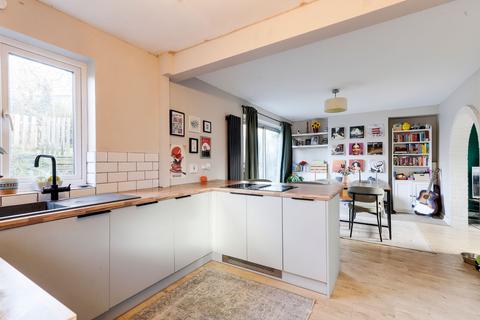 3 bedroom semi-detached house for sale, Markham Crescent, Nottingham NG5