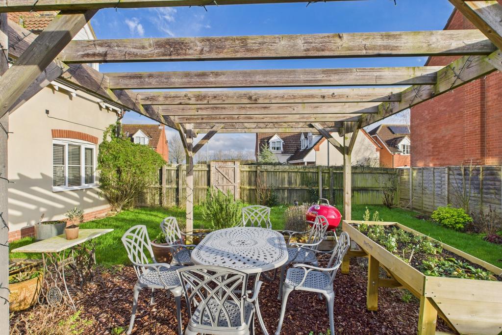 Perfect for hosting summer bbqs or playing with th