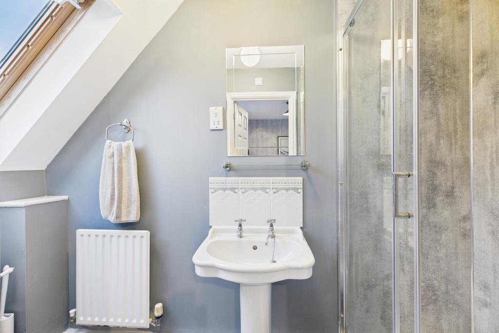 Modern and airy ensuite to Bedroom 2