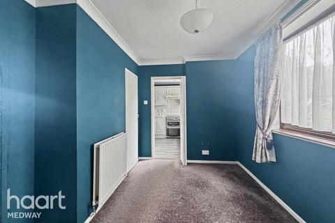 4 bedroom end of terrace house for sale, Arethusa Road, Rochester