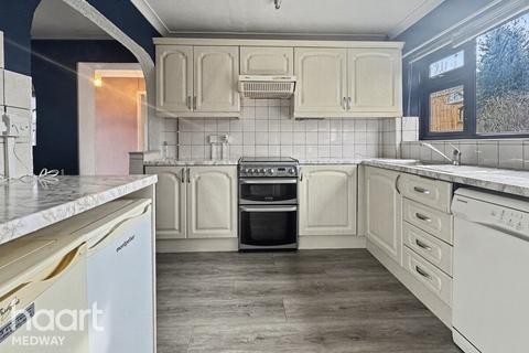 4 bedroom end of terrace house for sale, Arethusa Road, Rochester