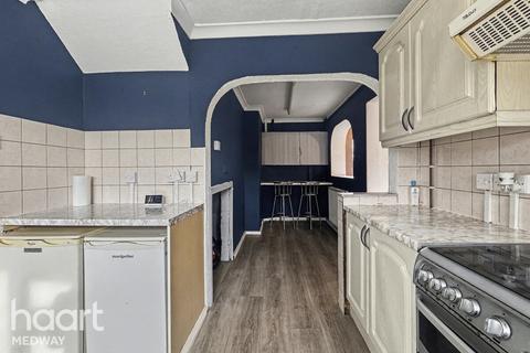 4 bedroom end of terrace house for sale, Arethusa Road, Rochester