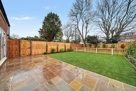 3 bedroom apartment for sale, Caspian House, Chase Side, Southgate, N14
