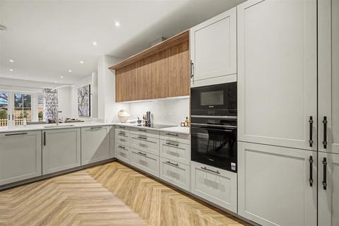 3 bedroom apartment for sale, Caspian House, Chase Side, Southgate, N14