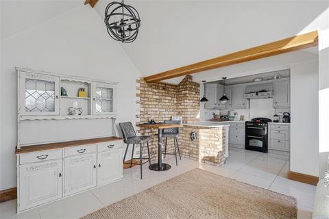 3 bedroom end of terrace house for sale, Verney Junction, Buckingham