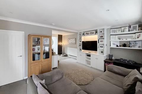 3 bedroom terraced house for sale, Hatch Gardens, Tadworth KT20