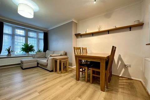 3 bedroom terraced house for sale, Salesbury Drive, Billericay CM11